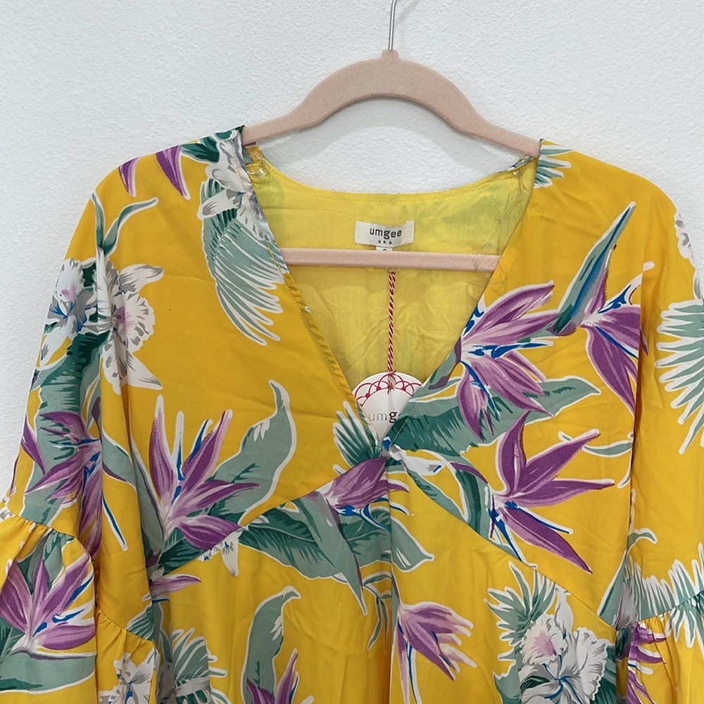 Tropical Print Bell Sleeve V-Neck Hi Lo Blouse - Picture 8 of 10